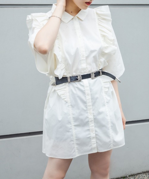 RASVOA(ラスボア)の「ビッグフリルシャツワンピース(シャツワンピース・レディース・オフホワイト/ブラック・FREE)」の2枚目の写真