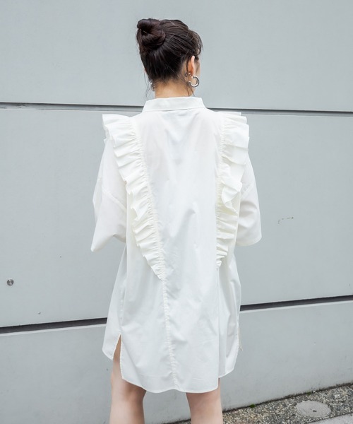 RASVOA(ラスボア)の「ビッグフリルシャツワンピース(シャツワンピース・レディース・オフホワイト/ブラック・FREE)」の15枚目の写真