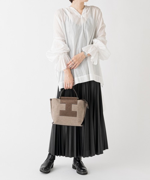 IACUCCI（イアクッチ）の「ソルベット S CANVAS/SUEDE（トートバッグ・レディース・グレー/ダークブラウン/グレイッシュベージュ・FREE）」の12枚目の写真