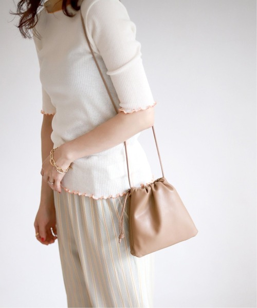 SLOBE IENA（スローブイエナ）の「【ESLOW/エスロー】ドローストリングショルダーバッグ◆（ショルダーバッグ・レディース・キャメル・FREE）」の7枚目の写真