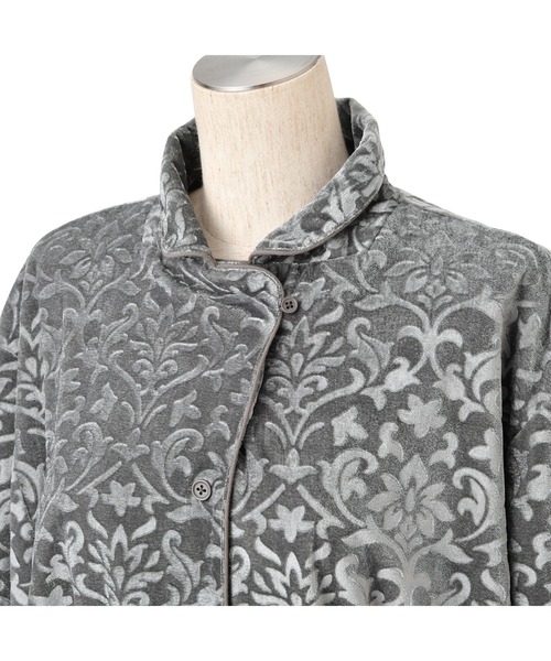 Francfranc（フランフラン）の「アラベスク柄ベロア パジャマ グレー（ルームウェア/パジャマ・レディース・グレー・FREE）」の2枚目の写真