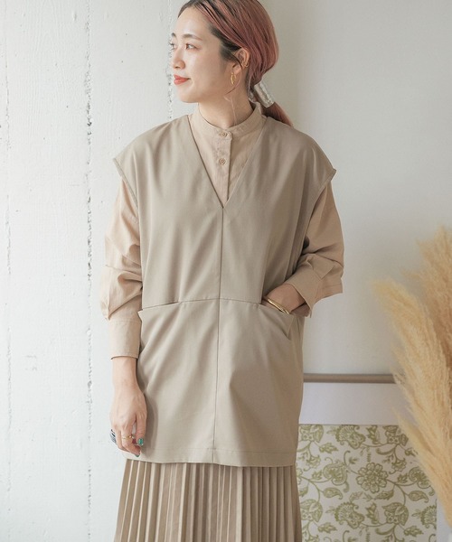 ITEMS URBANRESEARCH(アイテムズ アーバンリサーチ)の「Vネックベスト(ベスト・レディース・ブラウン/グレー系その他・FREE)」の3枚目の写真