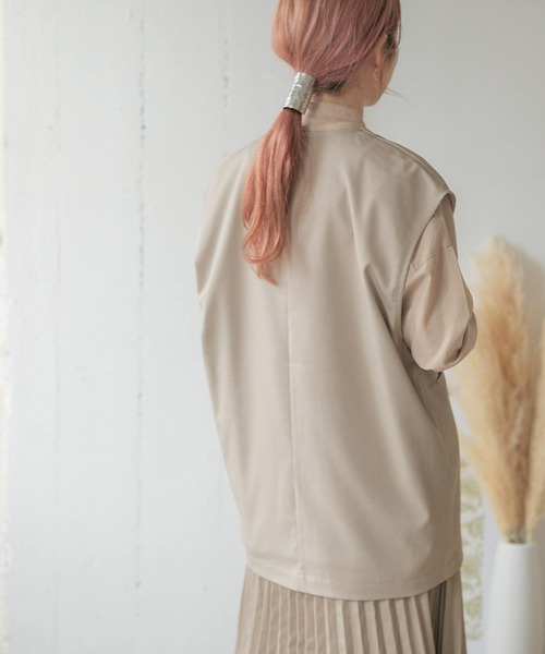 ITEMS URBANRESEARCH(アイテムズ アーバンリサーチ)の「Vネックベスト(ベスト・レディース・ブラウン/グレー系その他・FREE)」の5枚目の写真