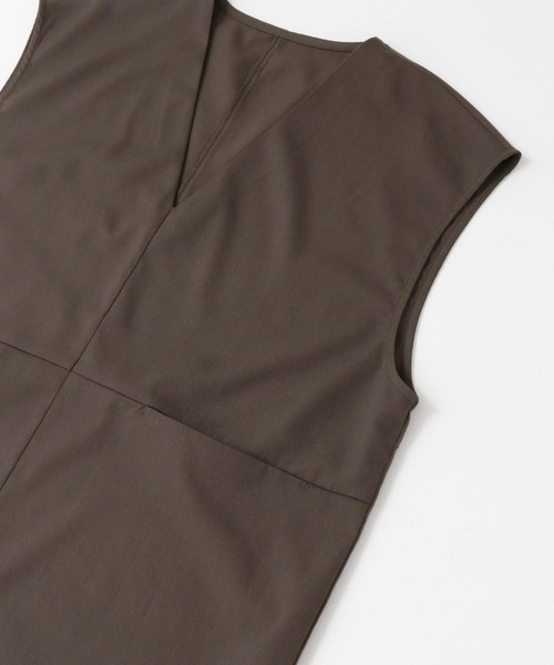 ITEMS URBANRESEARCH(アイテムズ アーバンリサーチ)の「Vネックベスト(ベスト・レディース・ブラウン/グレー系その他・FREE)」の17枚目の写真