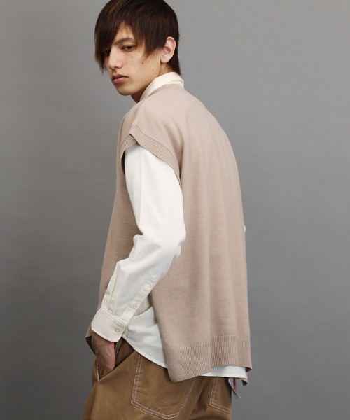 Air Tokyo（エアートウキョー）の「オーバーサイズ クルーネック サイドスリット ニットベスト（ベスト・メンズ・ブラック/ベージュ/グレー・FREE）」の5枚目の写真