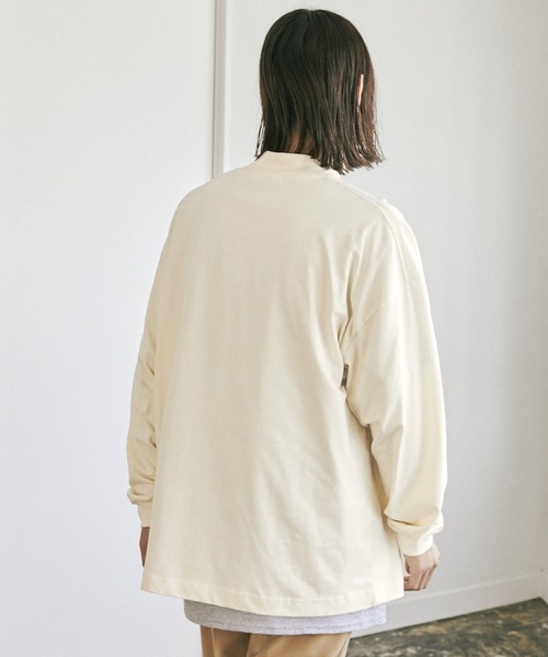 nowm（ノウム）の「【nowm】MERCERISED COTTON LOOSE MOCK NECK LONG SLEEVE TEE / ルーズ モックネック TEE（Tシャツ/カットソー・メンズ・ダークブラウン/ベージュ/オフホワイト・M/L）」の5枚目の写真