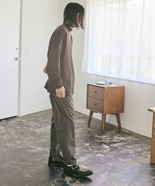 nowm（ノウム）の「【nowm】MERCERISED COTTON LOOSE MOCK NECK LONG SLEEVE TEE / ルーズ モックネック TEE（Tシャツ/カットソー・メンズ・ダークブラウン/ベージュ/オフホワイト・M/L）」の16枚目の写真