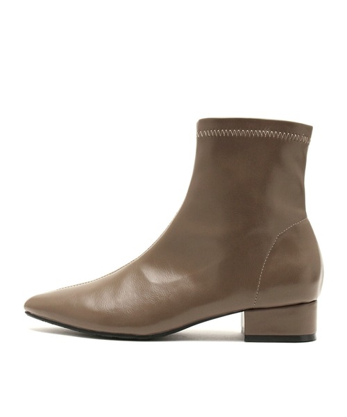 grandfleur（グランドフルール）の「【S～3L】ポインテッドトゥローヒールストレッチ ショートブーツ（ブーツ・レディース・ブラック/ダークブラウン/アイボリー/ベージュ系その他・LL/3L/S/M/L）」の9枚目の写真