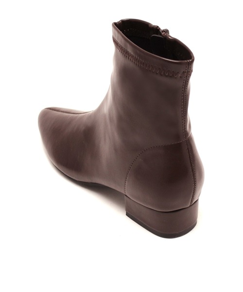grandfleur（グランドフルール）の「【S～3L】ポインテッドトゥローヒールストレッチ ショートブーツ（ブーツ・レディース・ブラック/ダークブラウン/アイボリー/ベージュ系その他・LL/3L/S/M/L）」の17枚目の写真