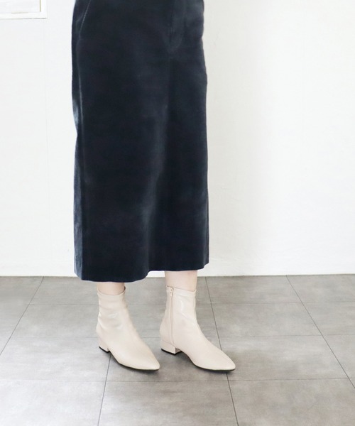 grandfleur（グランドフルール）の「【S～3L】ポインテッドトゥローヒールストレッチ ショートブーツ（ブーツ・レディース・ブラック/ダークブラウン/アイボリー/ベージュ系その他・LL/3L/S/M/L）」の7枚目の写真