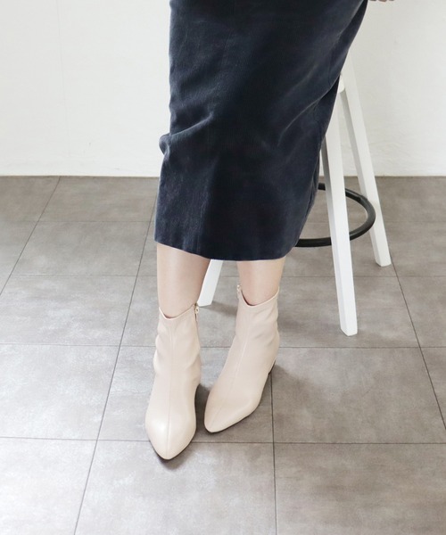 grandfleur（グランドフルール）の「【S～3L】ポインテッドトゥローヒールストレッチ ショートブーツ（ブーツ・レディース・ブラック/ダークブラウン/アイボリー/ベージュ系その他・LL/3L/S/M/L）」の18枚目の写真