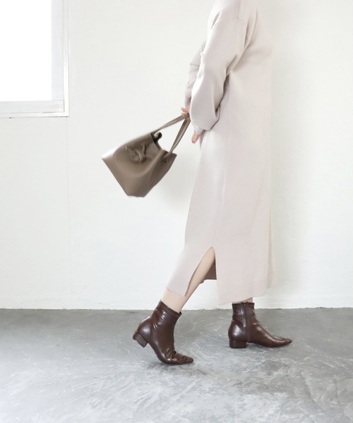 grandfleur（グランドフルール）の「【S～3L】ポインテッドトゥローヒールストレッチ ショートブーツ（ブーツ・レディース・ブラック/ダークブラウン/アイボリー/ベージュ系その他・LL/3L/S/M/L）」の8枚目の写真