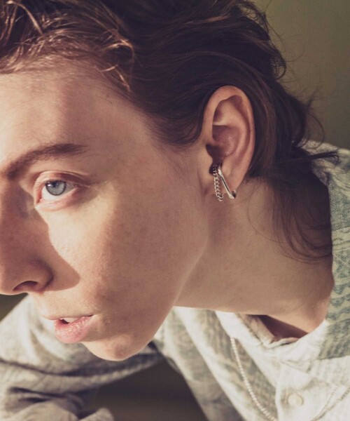 and cloud(アンドクラウド)の「Layered Cuff Cable Chain(イヤーカフ・レディース・シルバー/イエローゴールド・FREE)」の7枚目の写真