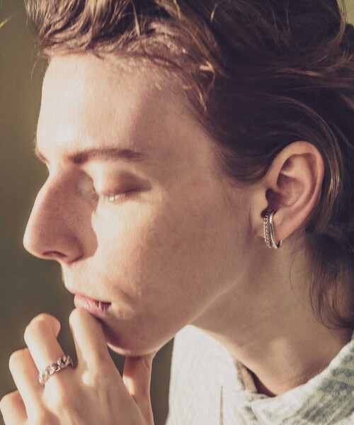 and cloud(アンドクラウド)の「Layered Cuff Cable Chain(イヤーカフ・レディース・シルバー/イエローゴールド・FREE)」の1枚目の写真