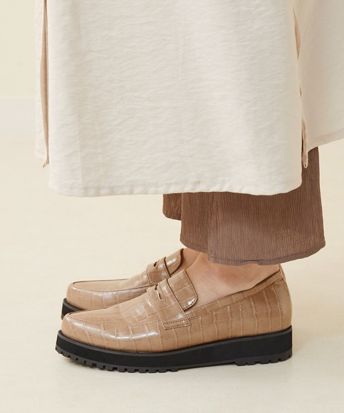 menue（メヌエ）の「軽量厚底ソールローファー（ローファー・レディース・ブラック/ダークブラウン/アイボリー/ブラック系その他/ベージュ系その他・LL/3L/S/M/L/XS）」の13枚目の写真