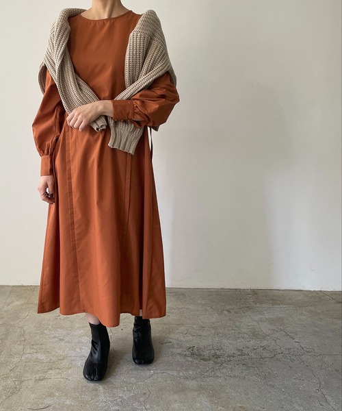 210nouve（トゥージュヌーブ）の「ボリュームスリーブサイドリボンワンピース（シャツワンピース・レディース・ブラック/ブラウン/オレンジ/グレイッシュベージュ・FREE）」の4枚目の写真