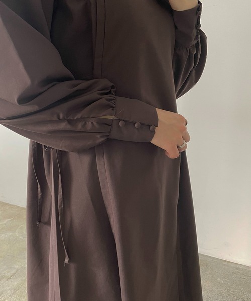 210nouve（トゥージュヌーブ）の「ボリュームスリーブサイドリボンワンピース（シャツワンピース・レディース・ブラック/ブラウン/オレンジ/グレイッシュベージュ・FREE）」の6枚目の写真