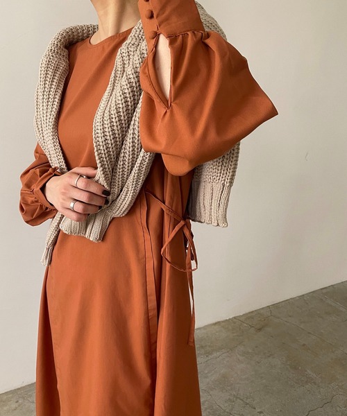 210nouve（トゥージュヌーブ）の「ボリュームスリーブサイドリボンワンピース（シャツワンピース・レディース・ブラック/ブラウン/オレンジ/グレイッシュベージュ・FREE）」の10枚目の写真