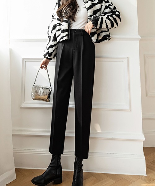 Grandeir(グランディール)の「センタープレス テーパード パンツ(その他パンツ・レディース・ブラック/ブラウン・M)」の6枚目の写真