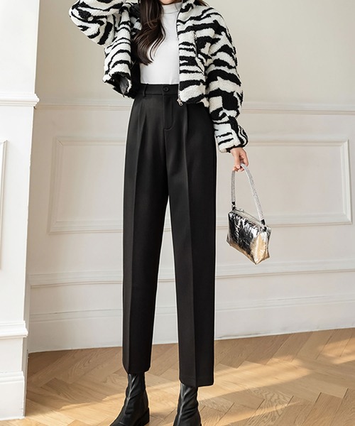 Grandeir(グランディール)の「センタープレス テーパード パンツ(その他パンツ・レディース・ブラック/ブラウン・M)」の3枚目の写真