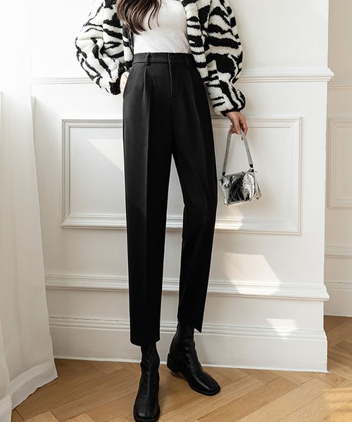 Grandeir(グランディール)の「センタープレス テーパード パンツ(その他パンツ・レディース・ブラック/ブラウン・M)」の8枚目の写真