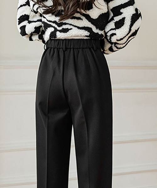 Grandeir(グランディール)の「センタープレス テーパード パンツ(その他パンツ・レディース・ブラック/ブラウン・M)」の4枚目の写真