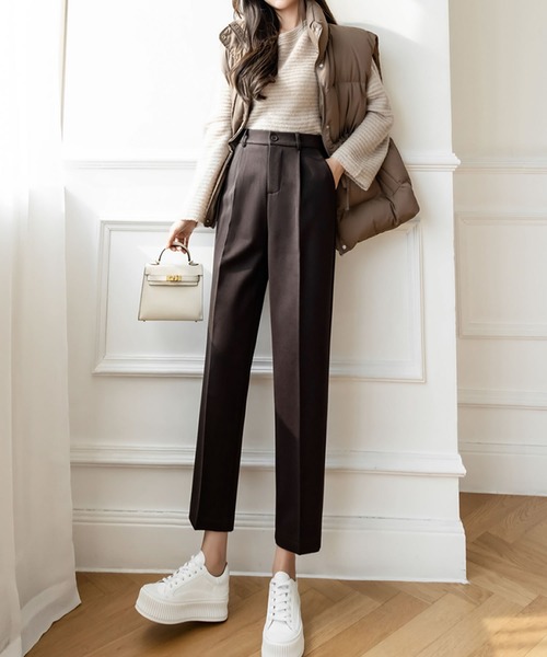 Grandeir(グランディール)の「センタープレス テーパード パンツ(その他パンツ・レディース・ブラック/ブラウン・M)」の5枚目の写真