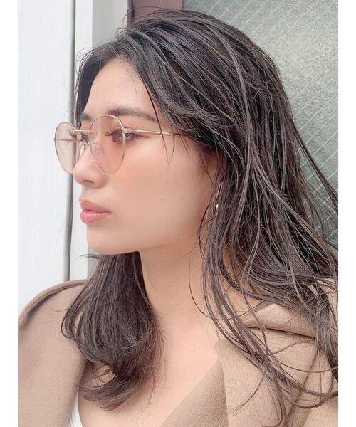 GYDA（ジェイダ）の「シアーボストンカラーサングラス（サングラス・レディース・ブラック/ベージュ・FREE）」の3枚目の写真