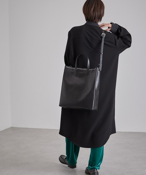 ear PAPILLONNER（イアパピヨネ）の「【牛革】口元スタッズトートバッグ　Lサイズ（トートバッグ・レディース・ブラック/グレー・FREE）」の12枚目の写真