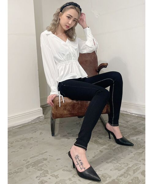 GYDA(ジェイダ)の「カフスレースアップ カシュクールデザインブラウス(シャツ/ブラウス・レディース・オフホワイト/ブラック/ミント・FREE)」の8枚目の写真