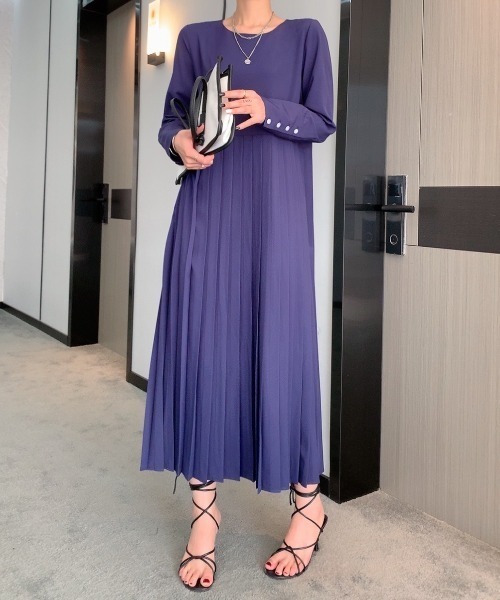 Diosfront（ディオスフロント）の「プリーツ切替ロングワンピース