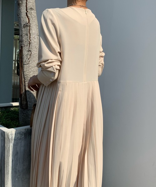 45R ダンプのプリーツドレス　ベージュ　プリーツスカート　ロングワンピ　M Diosfront（ディオスフロント）の「プリーツ切替ロングワンピース