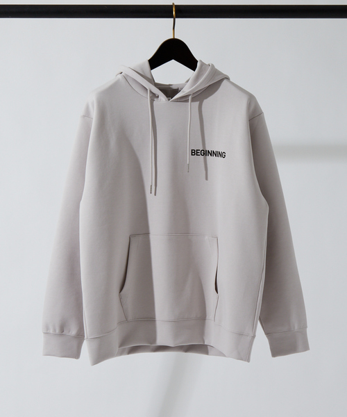 ABAHOUSE GRAY(アバハウスグレイ)の「シルキー ダンボール ロゴ プルオーバー パーカー(パーカー・メンズ・ホワイト/チャコールグレー/グリーン/グレイッシュベージュ・46/48)」の4枚目の写真