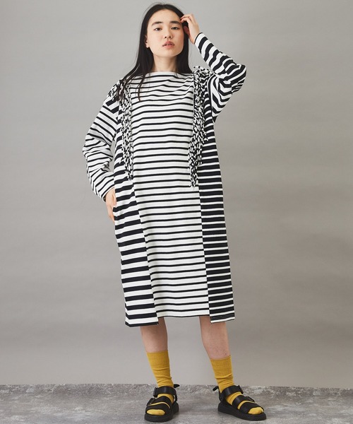 TOBILA（トビラ）の「ミックスボーダー リメイク バスクＴシャツワンピース（ワンピース・レディース・ブラック/ライム/ブルー・M）」の6枚目の写真