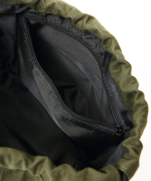 OUTDOOR PRODUCTS(アウトドアプロダクツ)の「DORRIS 121103 ボールバッグタイプ 巾着型ナイロンショルダーバッグ(ハンドバッグ・メンズ・ブラック/ネイビー/カーキ・FREE)」の4枚目の写真