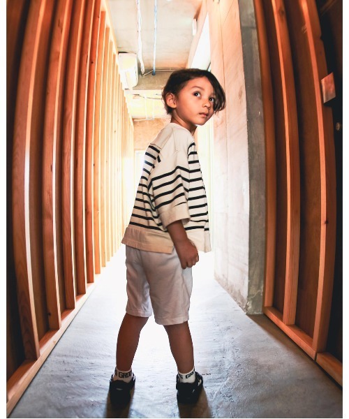 GROOVY COLORS（グルービーカラーズ）の「天竺ボーダー ワイドシルエット ポケット Tシャツ（Tシャツ/カットソー・キッズ・ブラック/アイボリー・110/120/100）」の5枚目の写真