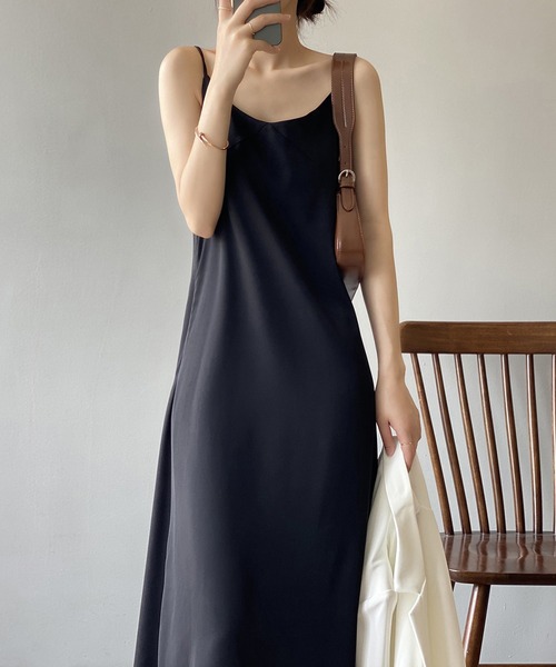 aimoha（アイモハ）の「サテンキャミソールワンピース（ワンピース・レディース・ブラック/グリーン・MEDIUM/LARGE）」の2枚目の写真