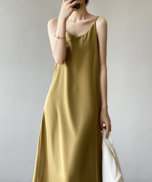 aimoha（アイモハ）の「サテンキャミソールワンピース（ワンピース・レディース・ブラック/グリーン・MEDIUM/LARGE）」の8枚目の写真