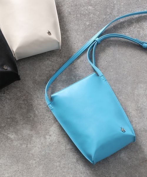 JEANASIS（ジーナシス）の「1タッチミニショルダー/276444（ショルダーバッグ・レディース・ブラック系その他/ブルー/ホワイト/ブラック/オレンジ系その他/ライトブラウン/シルバー・FREE）」の5枚目の写真