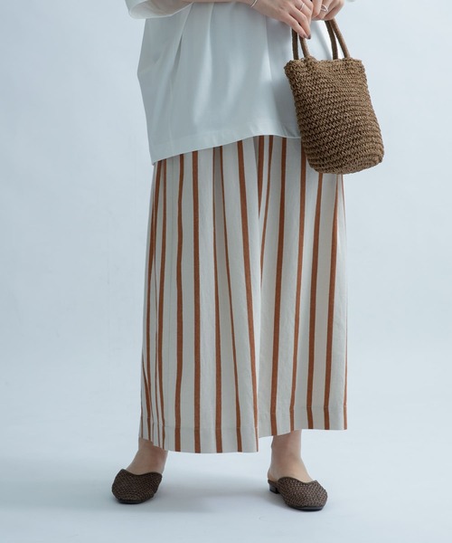 FORK&SPOON(フォークアンドスプーン)の「FORK&SPOON サテンストライプスカート(スカート・レディース・ブルー系その他/ホワイト系その他・ONE)」の4枚目の写真