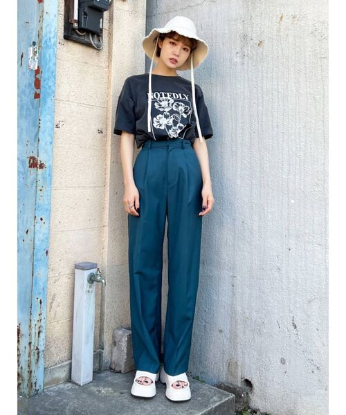 EMODA（エモダ）の「ワイドテーパードパンツ（その他パンツ・レディース・ブラック/オレンジ/グリーン・MEDIUM/SMALL）」の7枚目の写真