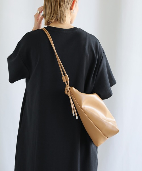 select MOCA（セレクトモカ）の「フェイクレザーノットハンドルミドルバッグ（ハンドバッグ・レディース・ブラック/ベージュ・FREE）」の6枚目の写真
