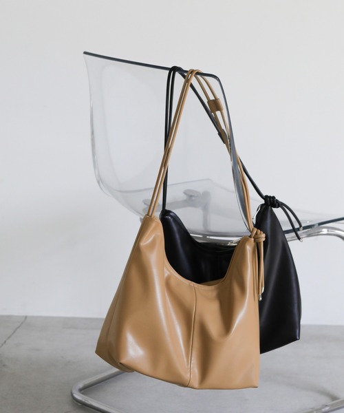 select MOCA（セレクトモカ）の「フェイクレザーノットハンドルミドルバッグ（ハンドバッグ・レディース・ブラック/ベージュ・FREE）」の17枚目の写真