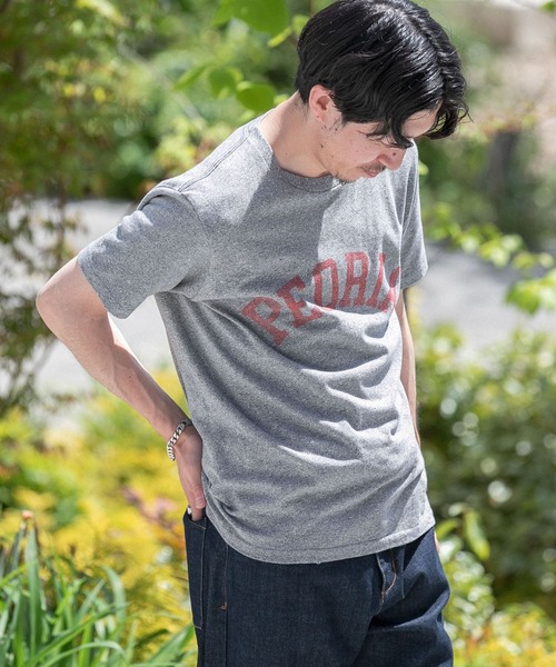 ITEMS URBANRESEARCH（アイテムズ アーバンリサーチ）の「『別注』SCREEN STARS×ITEMS　カスレプリント レタードTシャツ（Tシャツ/カットソー・メンズ・グレー系その他/ブラック/ホワイト・LARGE/MEDIUM）」の21枚目の写真