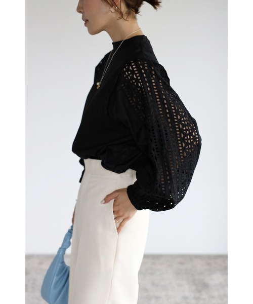 Bonjour Sagan（ボンジュールサガン）の「ショルダータックレースブラウス（シャツ/ブラウス・レディース・オフホワイト/ブラック・FREE）」の14枚目の写真