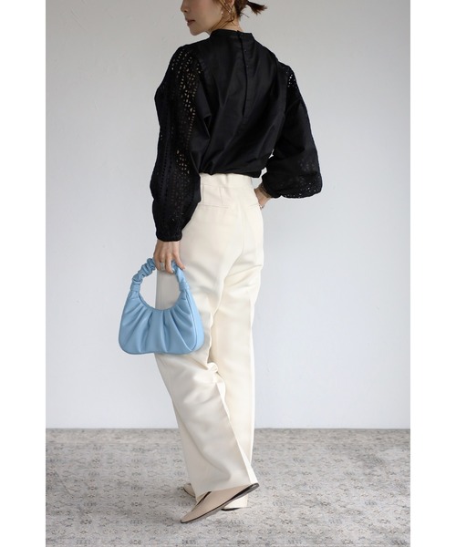 Bonjour Sagan（ボンジュールサガン）の「ショルダータックレースブラウス（シャツ/ブラウス・レディース・オフホワイト/ブラック・FREE）」の17枚目の写真