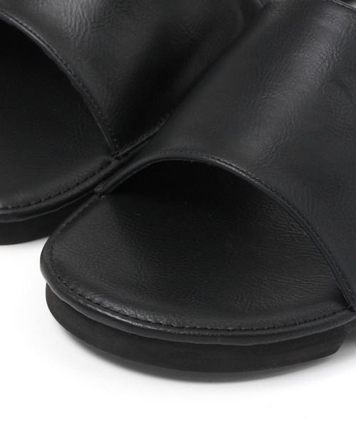 niko and...（ニコアンド）の「フェイクレザースライドサンダル（サンダル・メンズ・ブラック/ベージュ・MEDIUM/LARGE）」の17枚目の写真