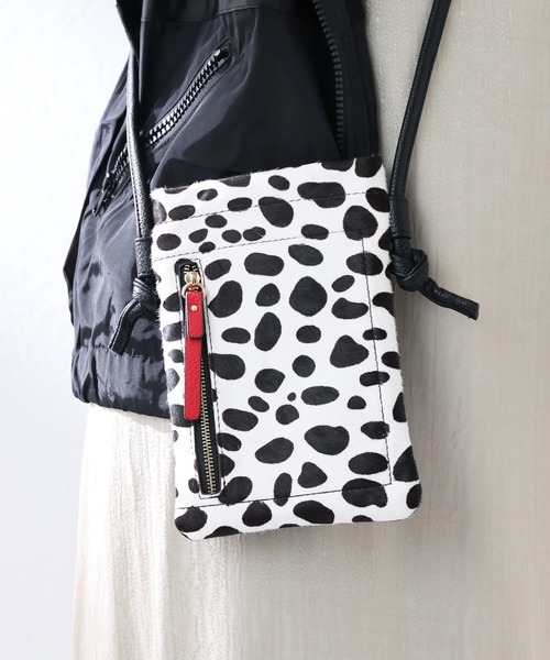 Pal collection（パルコレクション）の「ハラコ風ジップ付スマホポシェット（ショルダーバッグ・レディース・ホワイト/ホワイト系その他/ブラック系その他3・FREE）」の21枚目の写真