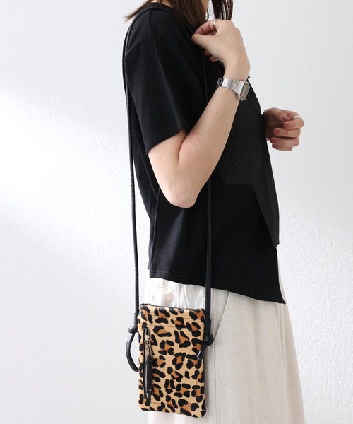 Pal collection（パルコレクション）の「ハラコ風ジップ付スマホポシェット（ショルダーバッグ・レディース・ホワイト/ホワイト系その他/ブラック系その他3・FREE）」の10枚目の写真