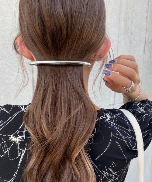 apres jour mignon(アプレジュールミニョン)の「【apresjour mignon×ARIAZ】メタルバーバレッタ(バレッタ/ヘアクリップ・レディース・シルバー/ゴールド・ONESIZE)」の1枚目の写真